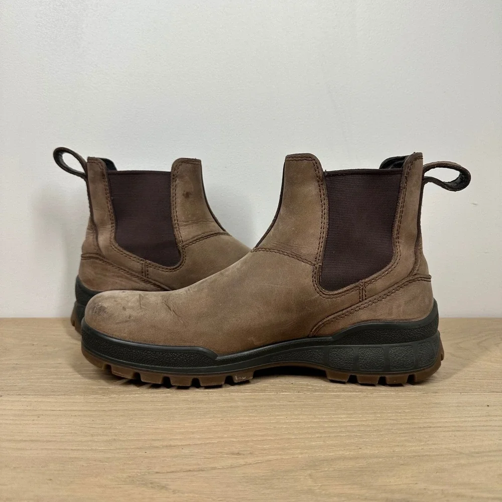 ECCO Track Chelsea Boots Mens 4 Brown Leather Gore Lug Sole Outdoor Comfort